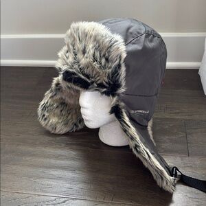 Levi’s Strauss Trapper hat/earflap,quilt lined,faux fur,water resist,winter